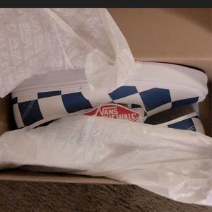 Vans checkered size 10